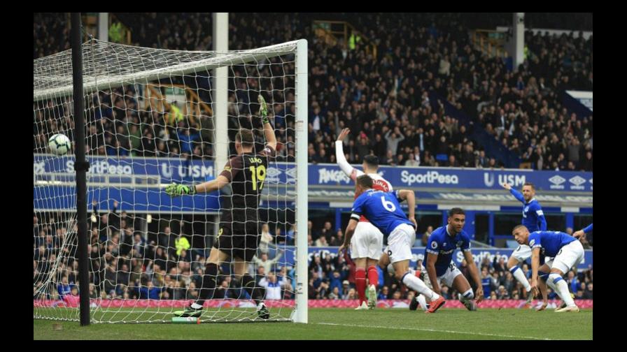 Arsenal cae ante el Everton y deja en riesgo su cuarto puesto