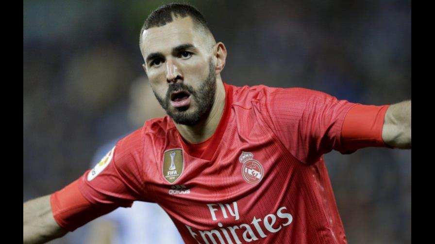 Karim Benzema salva al Madrid de nueva derrota