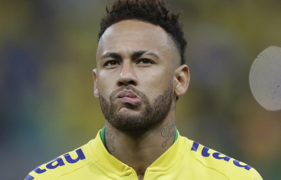 Neymar declara por difusión de fotos íntimas de mujer que lo acusa por violación