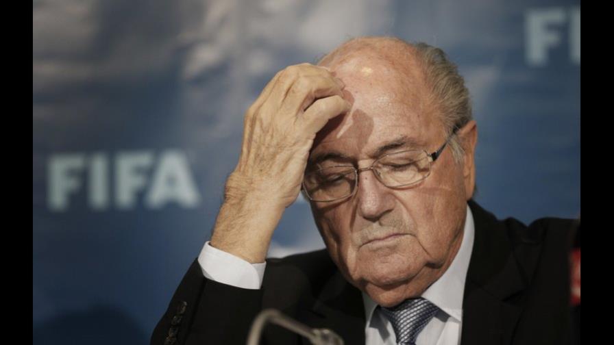 Joseph Blatter dice que arresto de Michel Platini refuerza su versión