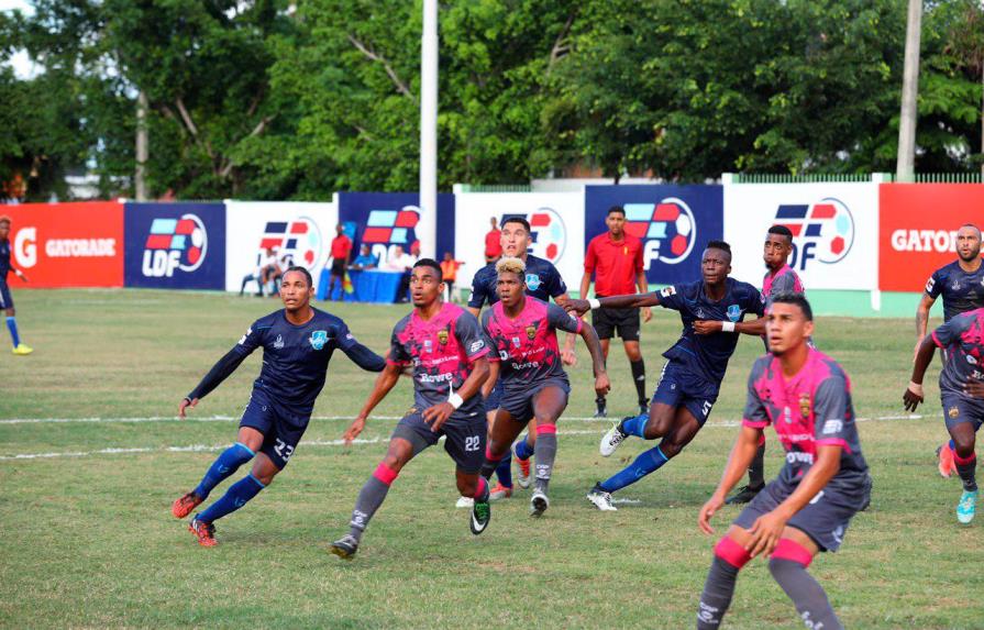 Delfines y Atlántico lideran la Liga Dominicana de Fútbol