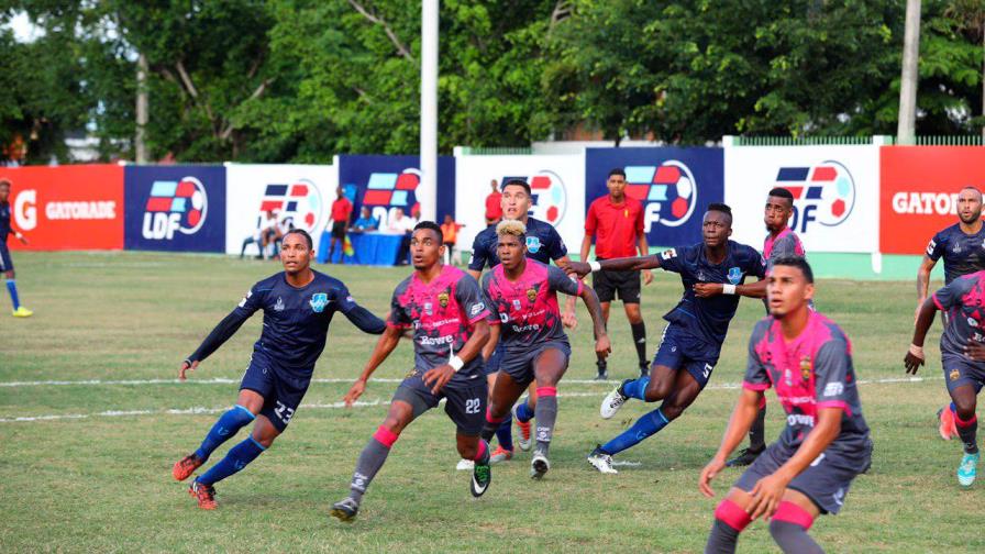 Delfines y Atlántico lideran la Liga Dominicana de Fútbol