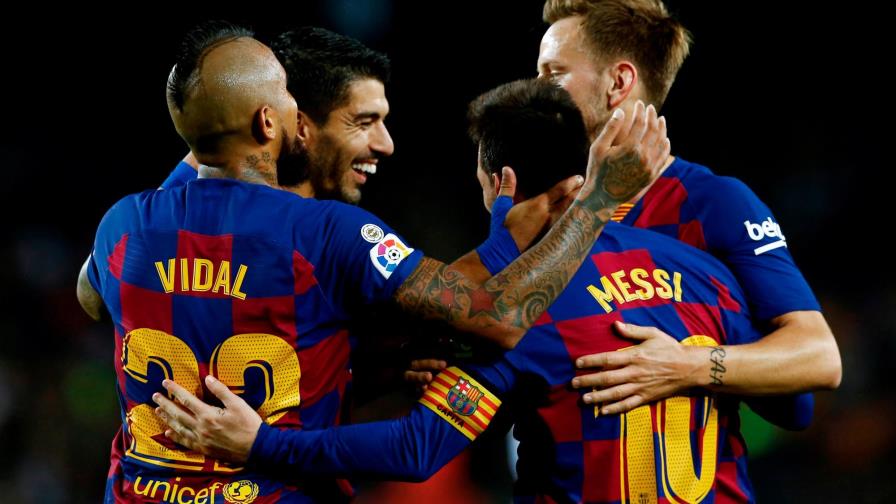 Barcelona golea al Valladolid y recupera el liderato