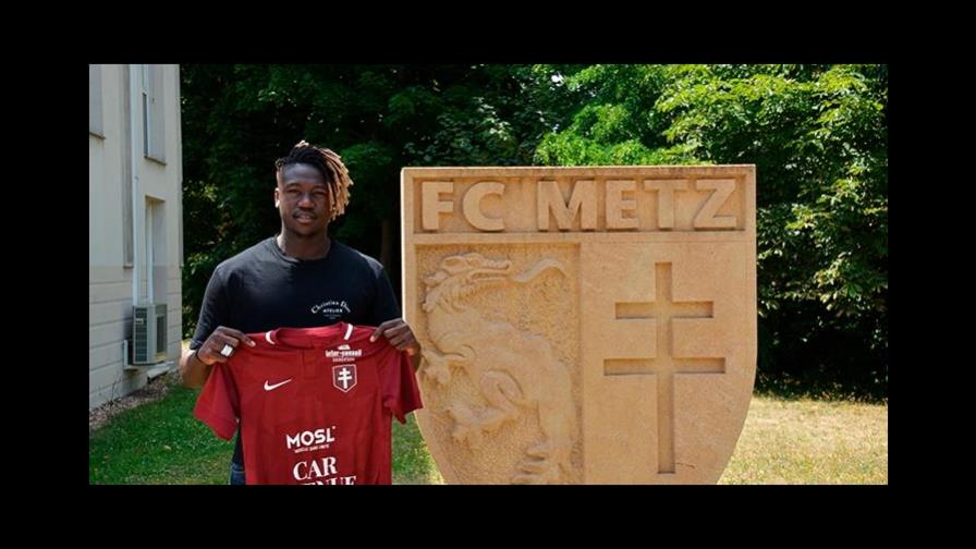 Dos futbolistas son hospitalizados tras accidente de tráfico