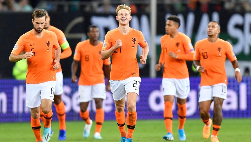 El Fútbol de Holanda investiga coros racistas durante  partido