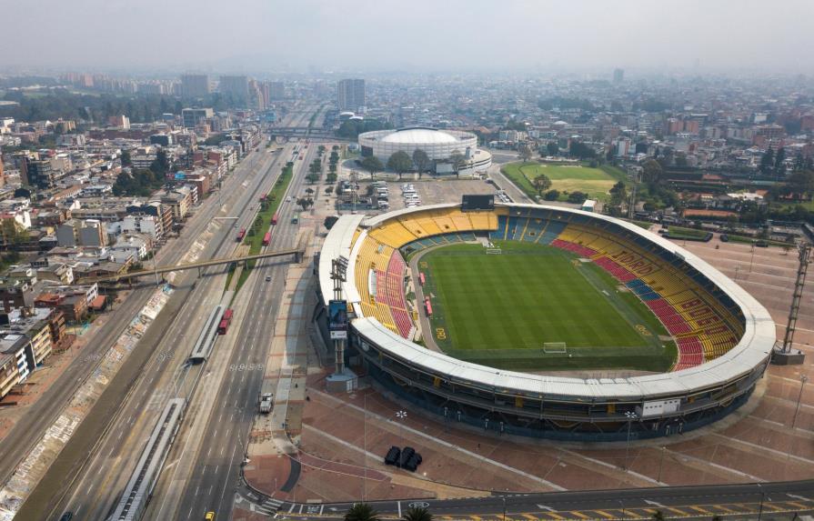 En Colombia surgen críticas al equipo Santa Fe por suspender pagos a mujeres y acordar con equipo masculino