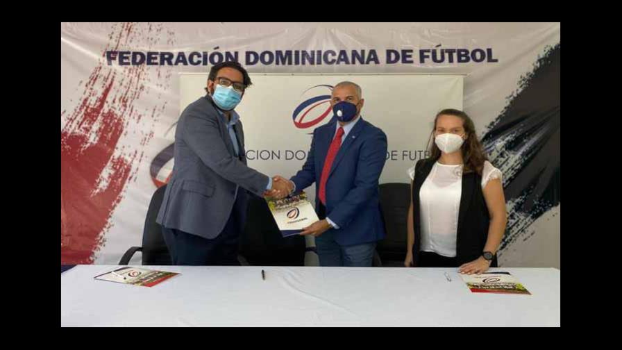 Las selecciones de fútbol del país serán supervisadas por Rehabilitek tras pacto firmado