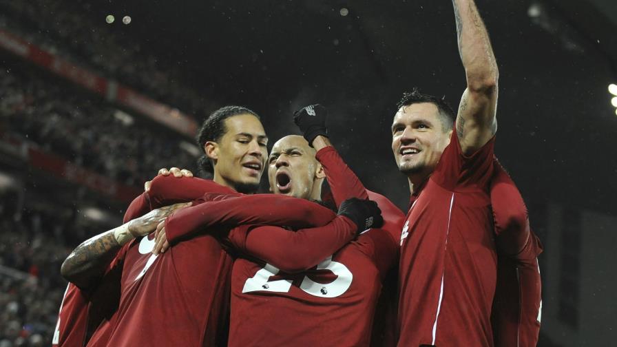 Man United sigue con mal paso y pierde frente al Liverpool