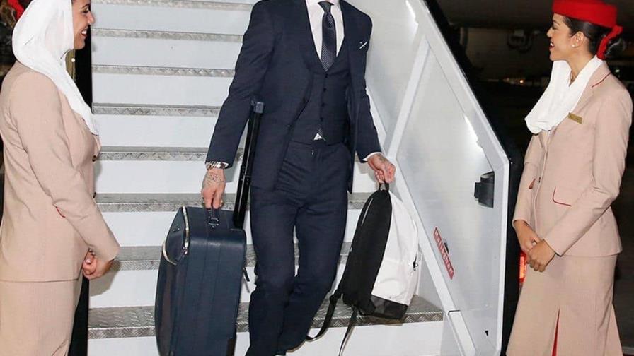 Ramos visitó la gran mezquita de Abu Dabi con atuendo árabe