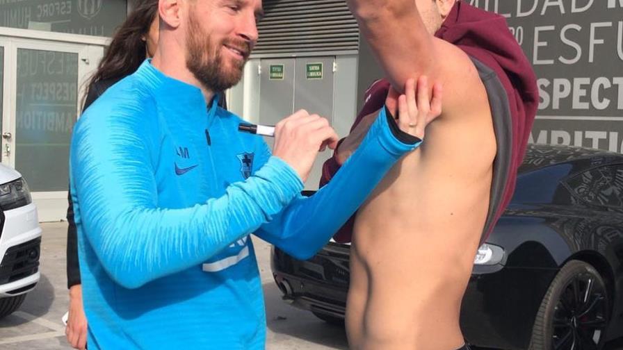 Atleta argentino se tatúa la firma de Lionel Messi