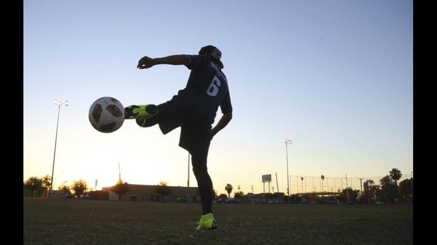Grupos de fútbol brindan apoyo a jóvenes migrantes en Estados Unidos 