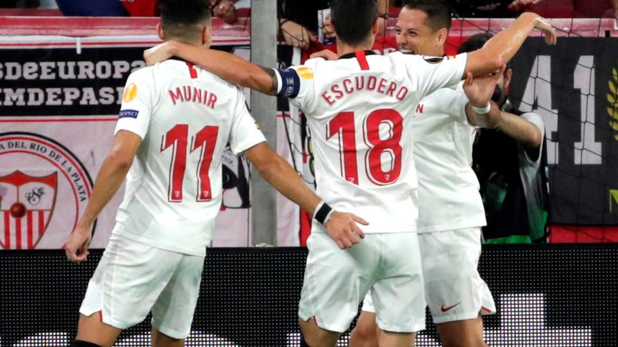 Sevilla cumple con victoria por la mínima ante APOEL con gol de Chicharito