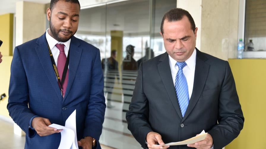 Fuerza del Pueblo pide sustituir funcionarios de las oficinas de voto en el exterior Fuerza del Pueblo pide sustituir funcionarios de las oficinas de voto en el exterior