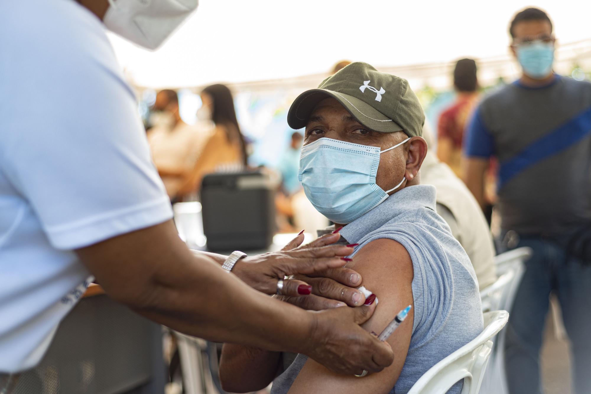 La asistencia a los centros de vacunación colmó las expectativas de las autoridades (Foto: Félix León)
