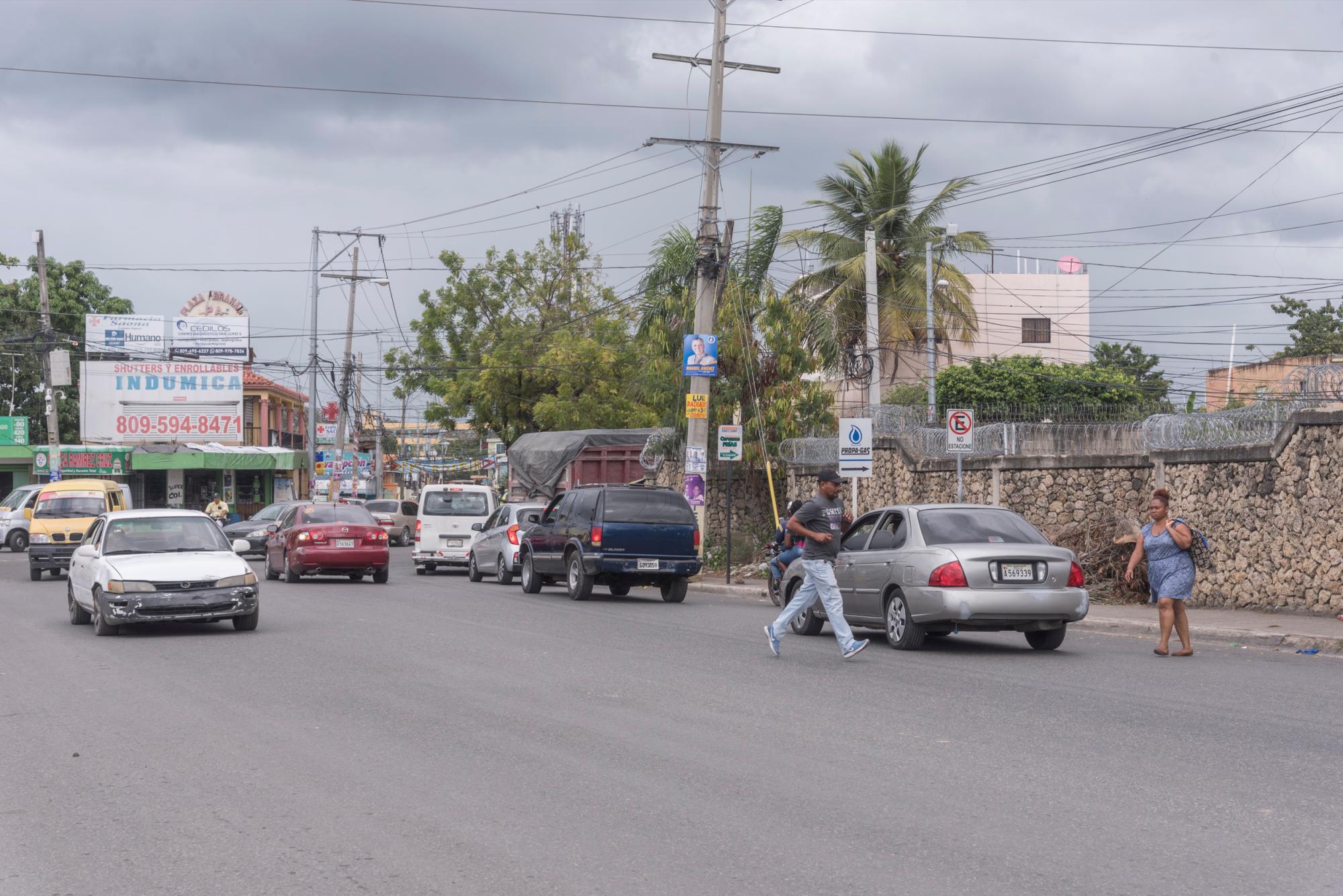 Demanda reductores de velocidad, “policías acostados” para obligar a conductores a reducir velocidad. 