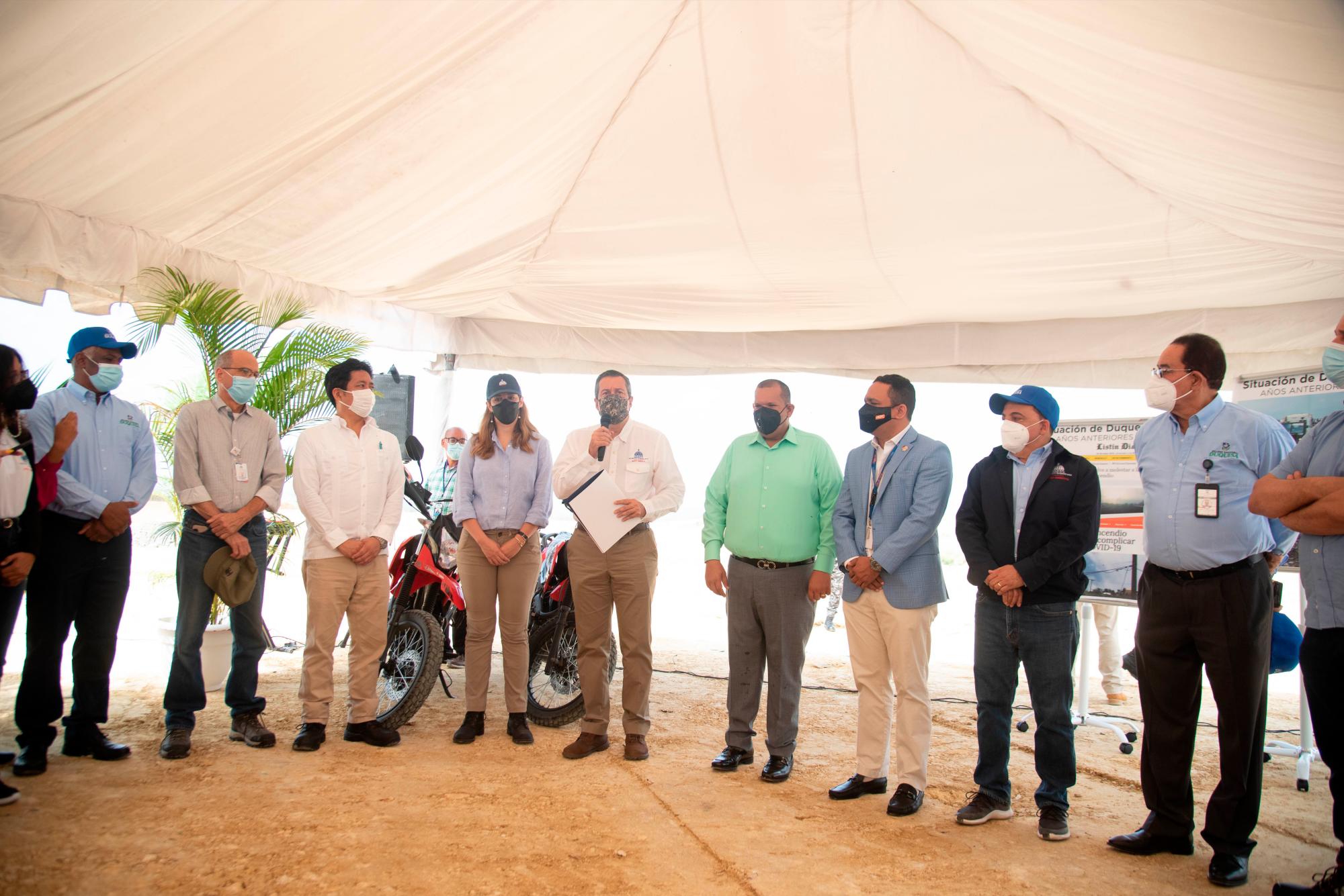 Representantes de las tres instituciones que administran Duquesa.  