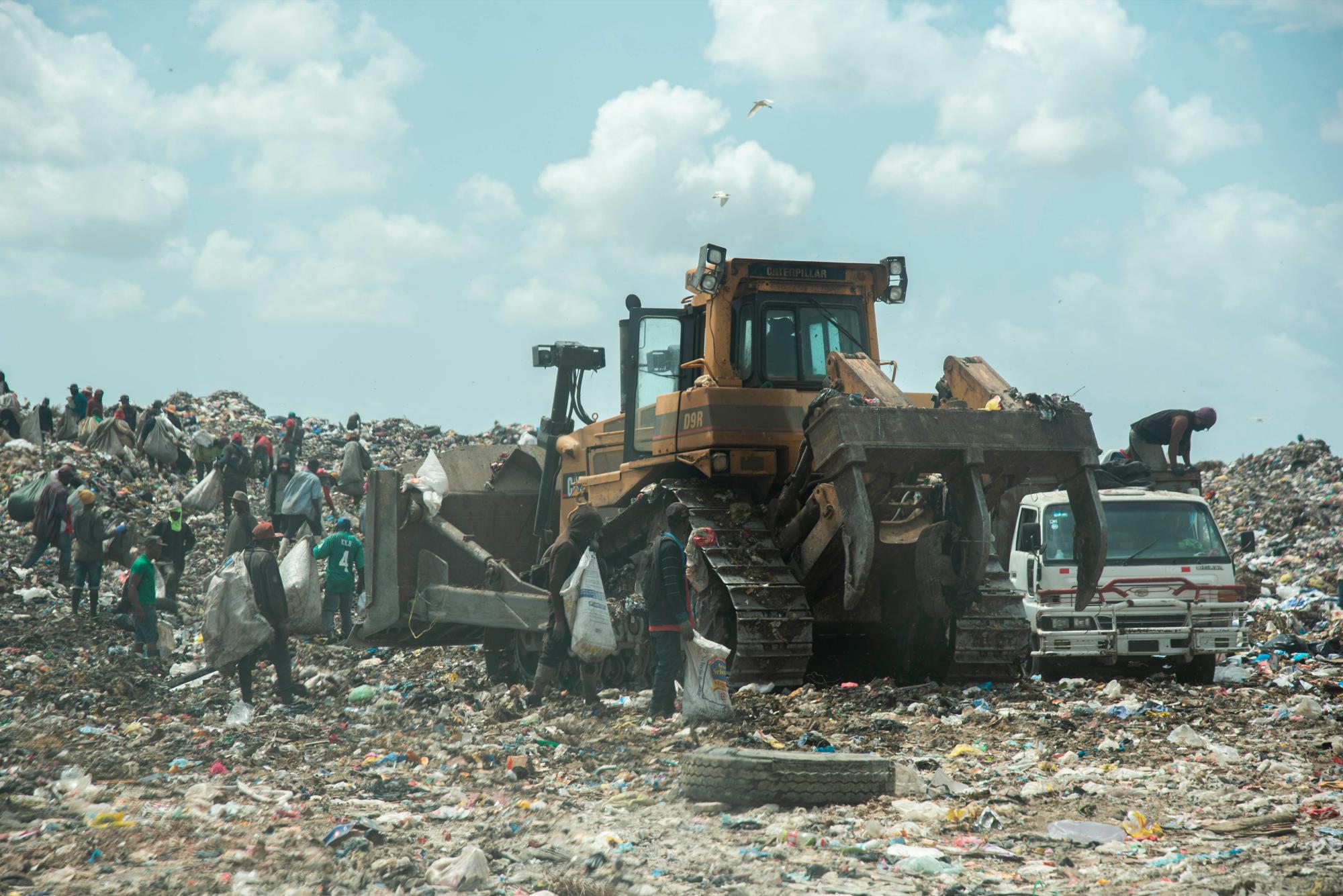 Se continua vertiendo residuos en el lugar, cerca de 5,000 toneladas por día.