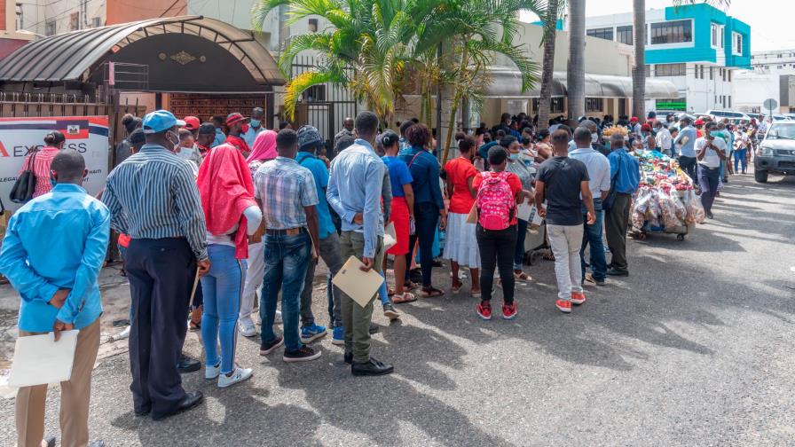 Haitianos en República Dominicana preocupados por caos y movilización en su nación
