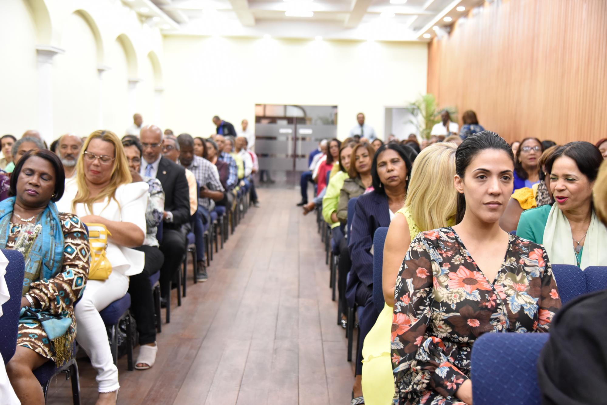Parte del público asistente al acto celebrado en el CODIA.