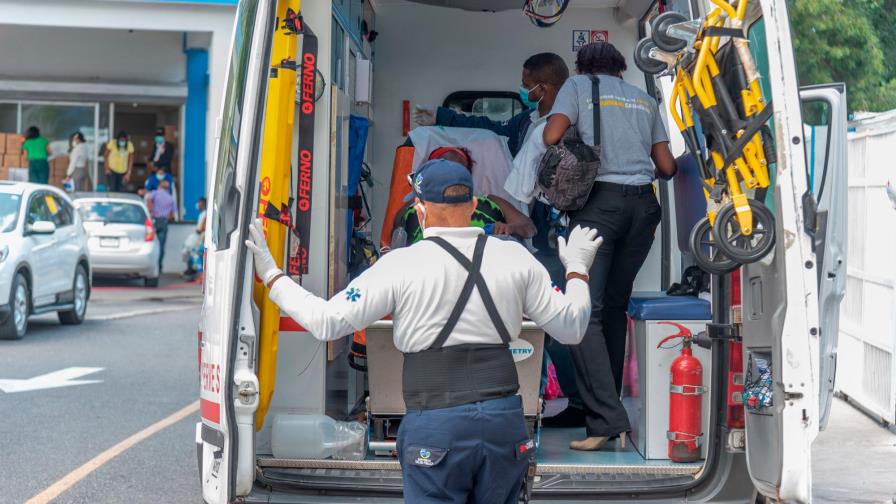 Contagiados COVID-19 llegan en estado crítico a centros salud 
