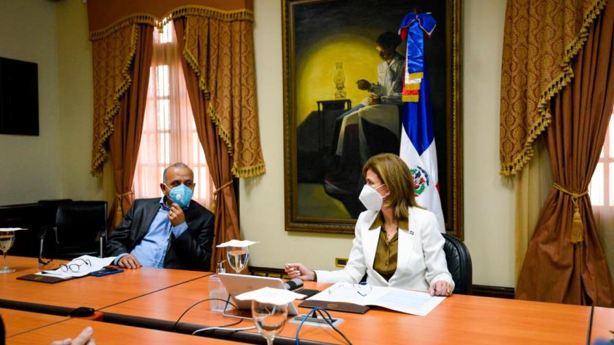 Gobierno dice bajan ocupación hospitalaria por COVID-19 de 77 a 32 por ciento