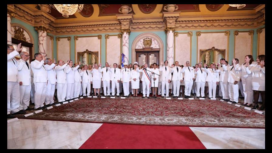 Ministros cercanos al presidente llaman a funcionarios contrarios   a la reelección a guardar silencio 