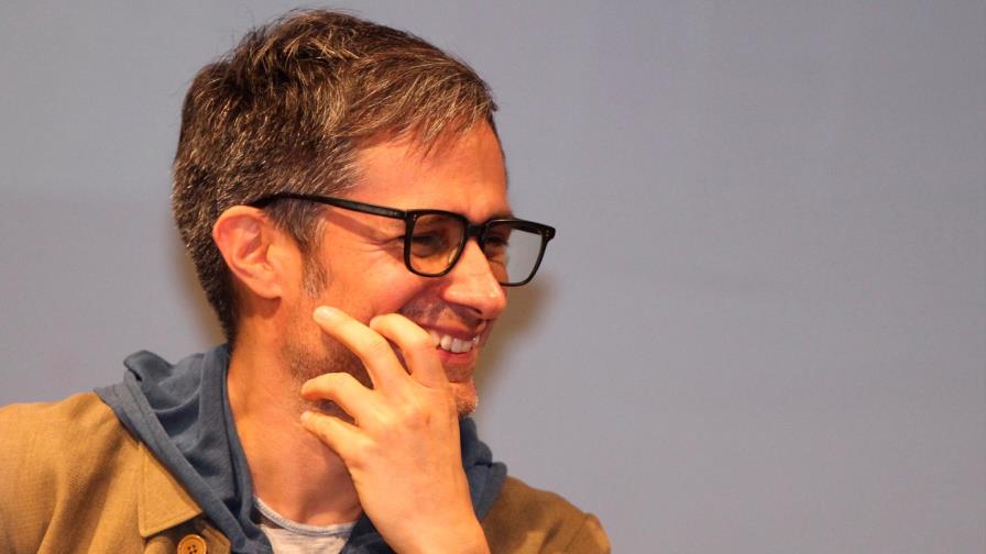 Critican a Gael García por apoyar a jefe de lucha contra COVID-19 en México