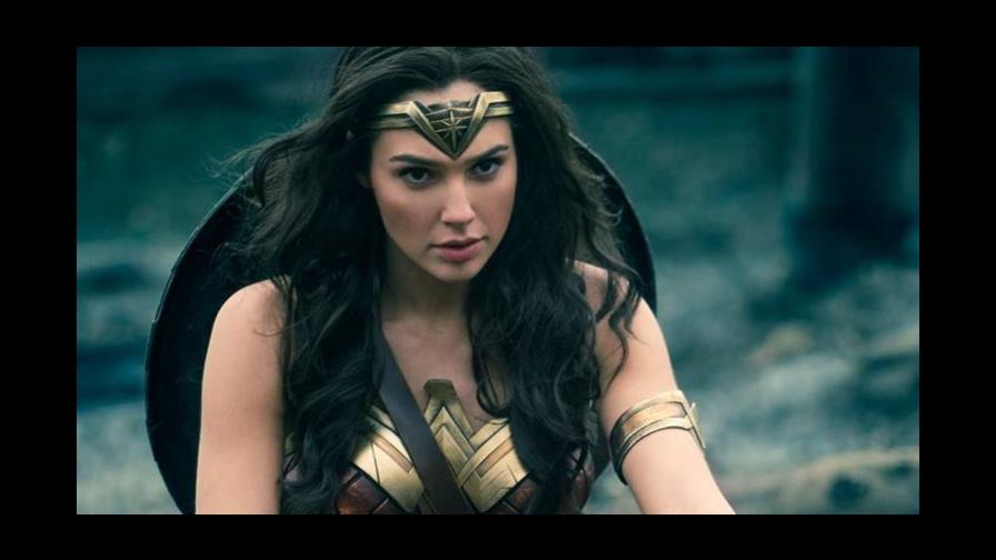 Gal Gadot muestra nuevo traje de Mujer Maravilla y luce espectacular