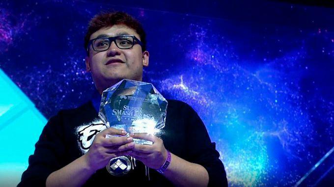 Mexicano se convierte por primera vez en campeón mundial de videojuegos 
