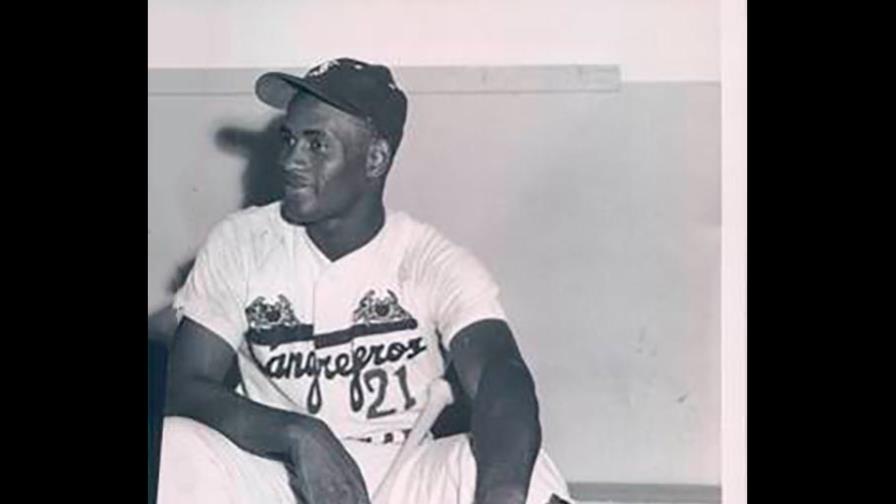 George “Garabato” Sackie, líder  de pitcheo con 8-3 en 1955-56