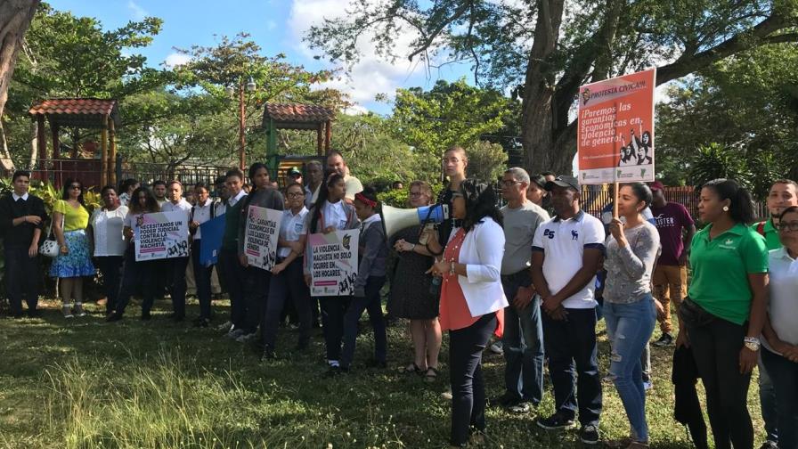 Protestan contra las garantías económicas en casos de violencia de género 