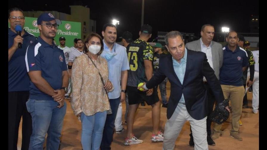 Orlando Martínez vence a Henry Mejía en apertura torneo Rubén Pimentel de softbol