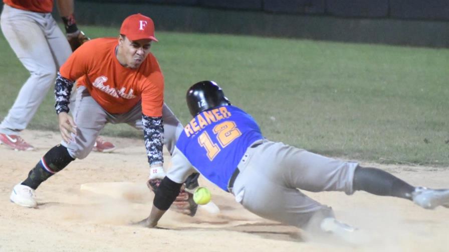 Halcones, La Cañita, Adovenprofar y Cristo Fe avanzan en el torneo R. Pimentel de Softbol 