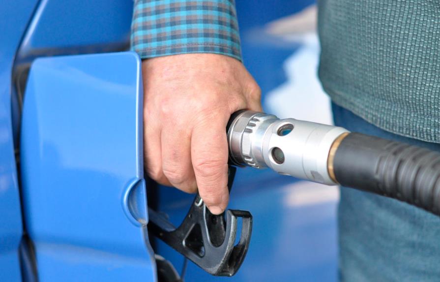 Por segunda semana consecutiva el Gobierno dice que asume alza de precios de combustibles
