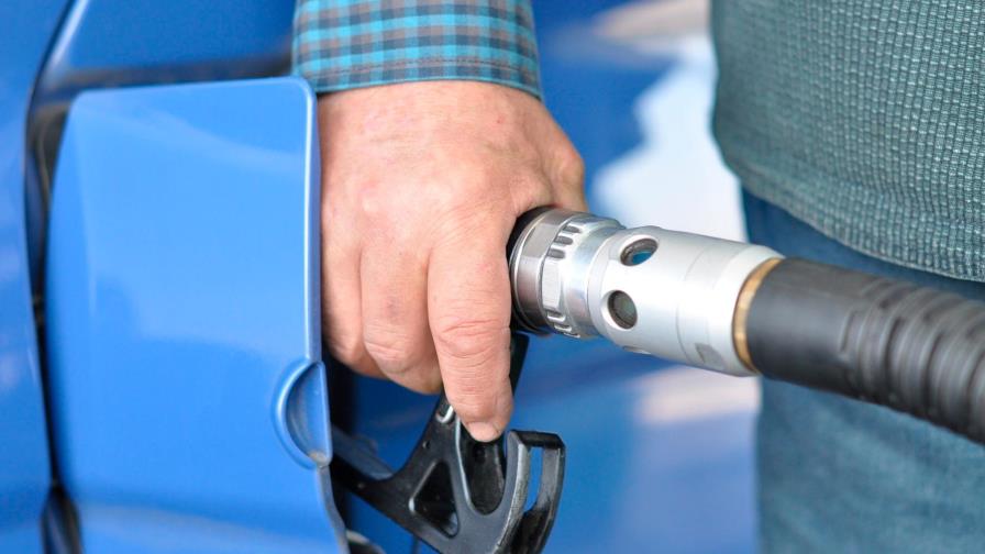 Por segunda semana consecutiva el Gobierno dice que asume alza de precios de combustibles