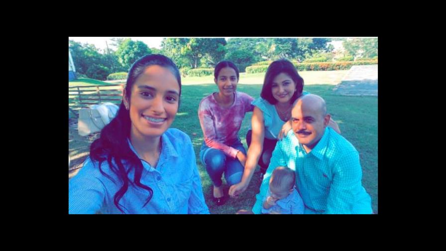 General Acosta Castellanos publica foto en Twitter con su familia y  dice “no podrán” destruirlo