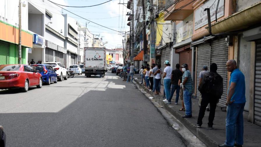 “Brote” de desinformación de coronavirus provoca tumultos en centros comerciales del país “Brote” de desinformación de coronavirus provoca tumultos en centros comerciales del país