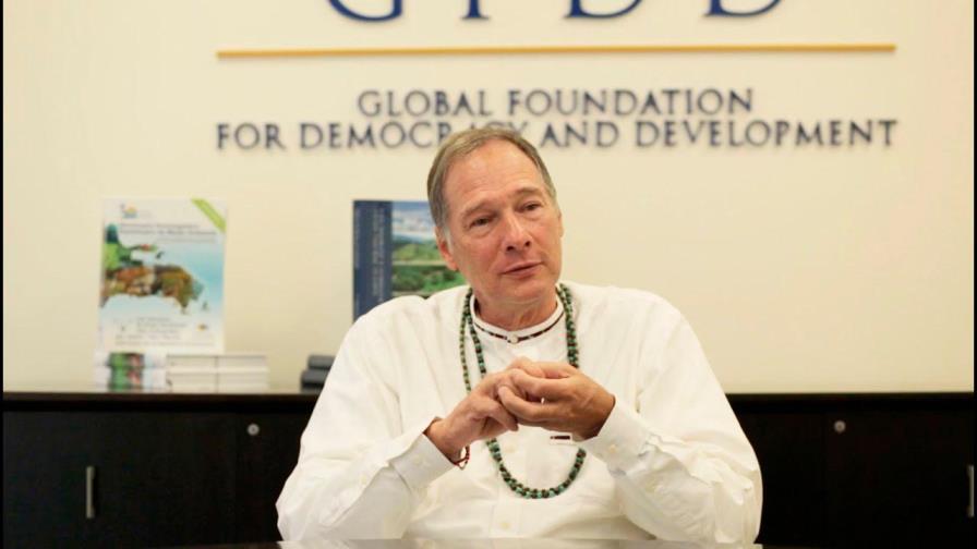 El artista visual Geo Ripley sufre un infarto, el lunes le colocarán baipás coronario El artista visual Geo Ripley sufre un infarto, el lunes le colocarán baipás coronario