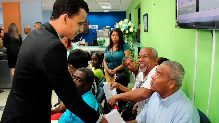 Apoyan incluir a pensionados y jubilados en un plan de servicios de salud Apoyan incluir a pensionados y jubilados en un plan de servicios de salud