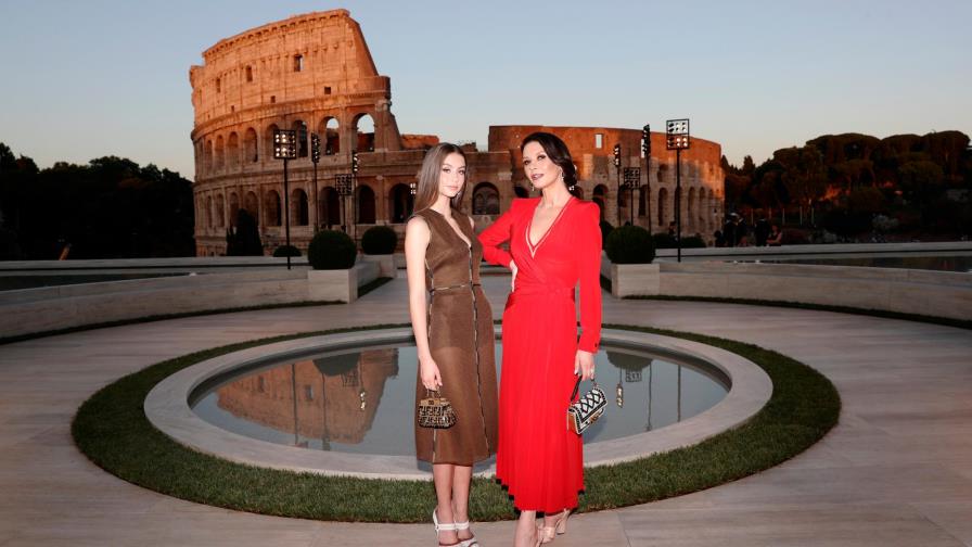 Catherine Zeta-Jones y su hija realizan colaboración con Fendi 