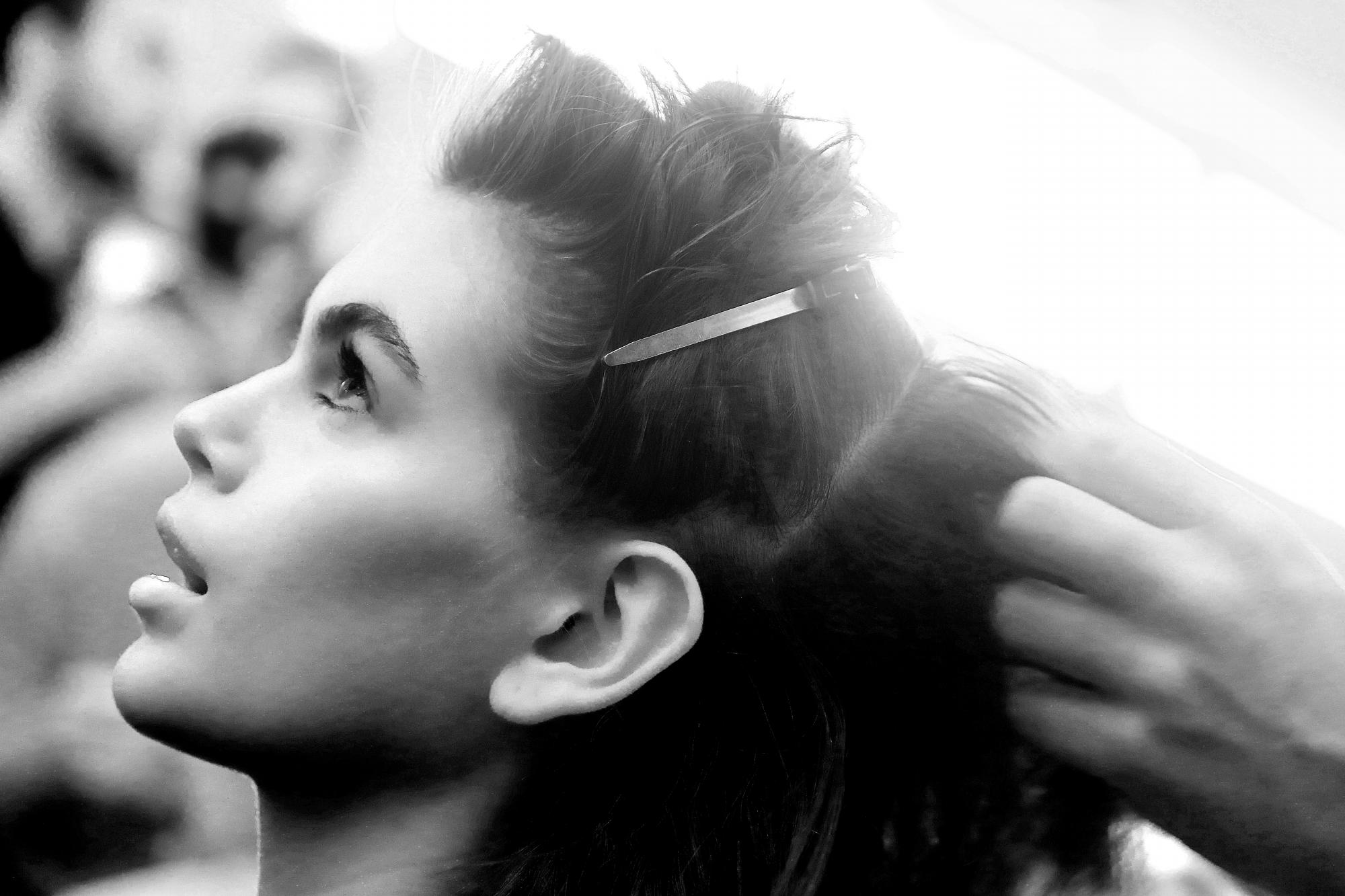 Behind the scenes del desfile de Tom Ford. 