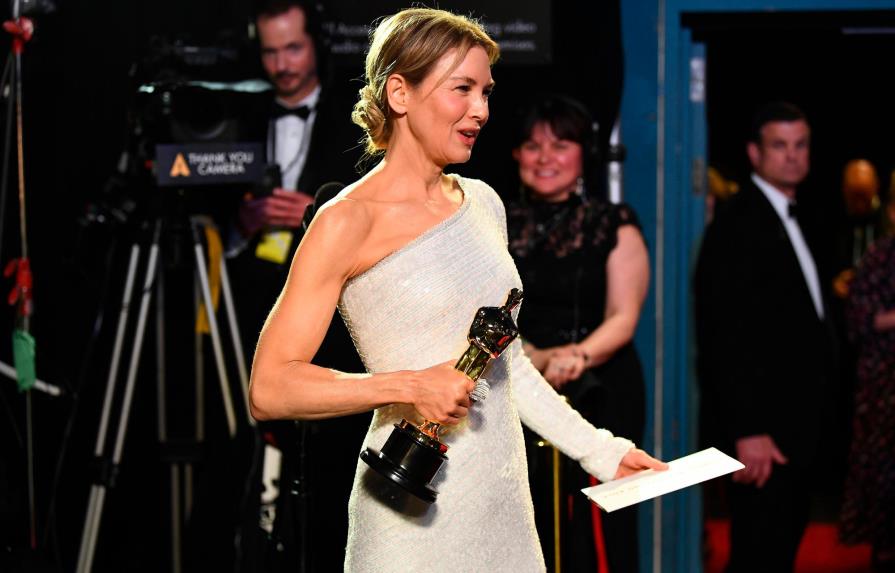 Tras bastidores en el Óscar: ganadores aturdidos y dulces reuniones 