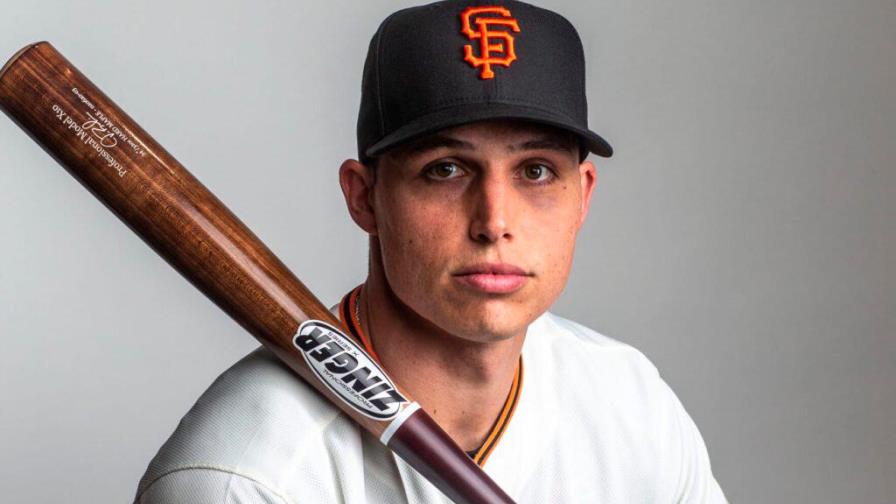 Pelotero que perdió un ojo en intento de suicidio deja el campo y va a la oficina Pelotero que perdió un ojo en intento de suicidio deja el campo y va a la oficina