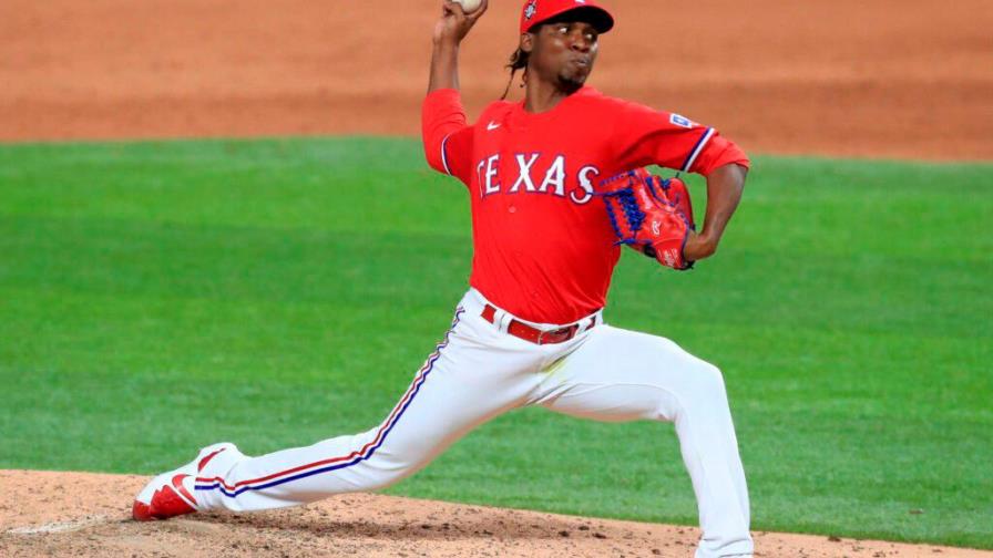 Los Marineros adquieren al dominicano Rafael Montero desde los Rangers