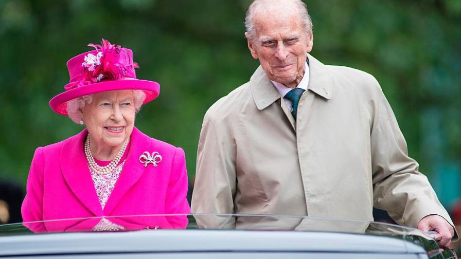 Felipe de Edimburgo, unos pasos por detrás de Isabel II