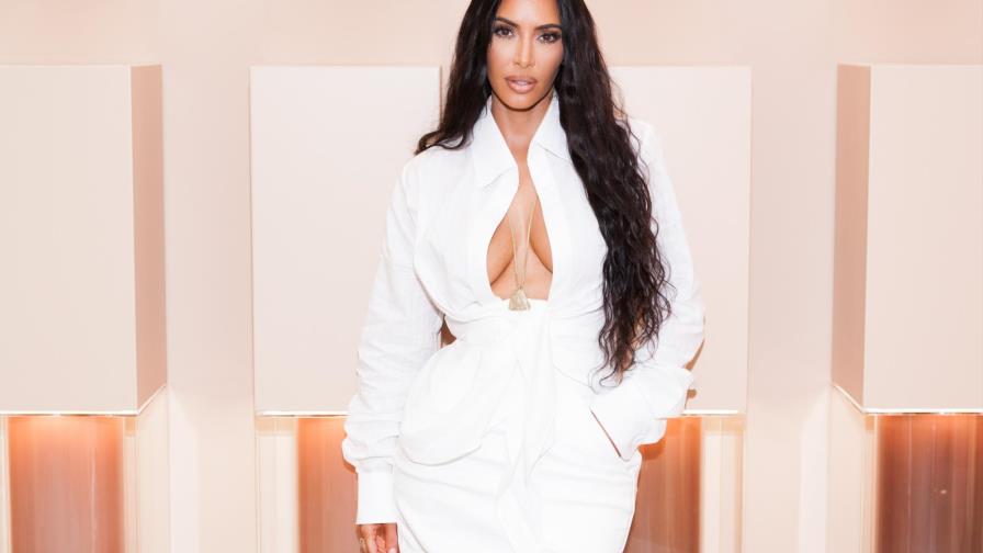 Mira lo que se hizo Kim Kardashian con su larga cabellera 