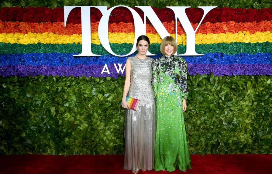 Celebridades lucen sus looks en la alfombra roja de los premios Tony 2019