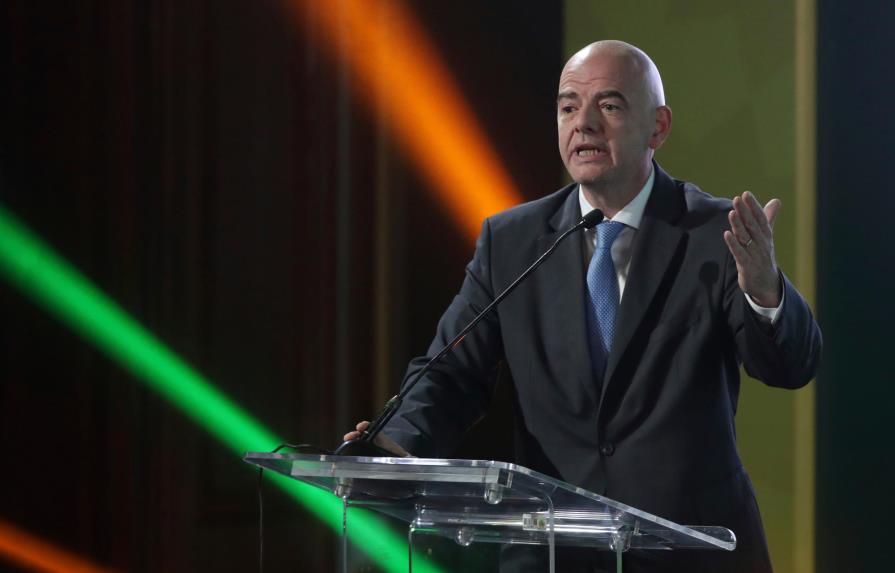 Presidente de la FIFA rechaza crítica de Blatter a reformas en África