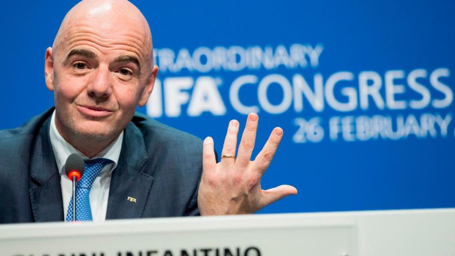 Infantino abre debate sobre cambios en ligas: “Menos partidos, pero mejores”
