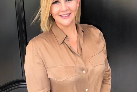 Mascarillas artísticas a beneficio de adultos mayores